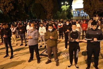Palestinians Aqsa prayers
