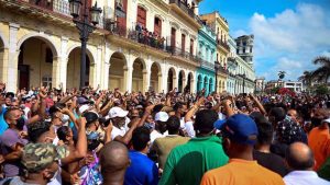 Le gouvernement américain est accusé de mener une politique d’asphyxie économique pour provoquer des troubles sociaux à Cuba.
