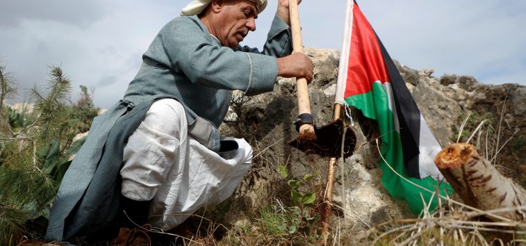 <span class="royal-cat-display">Story of the Day| </span> <a href="https://english.manartv.com.lb/1808215">Land Day Lives On: Palestinians Honor 47th Anniversary with Nationwide Events</a>