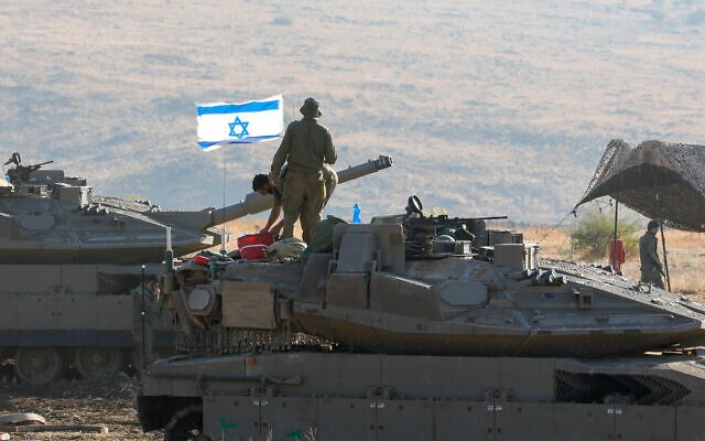 Israeli tank Lebanon border