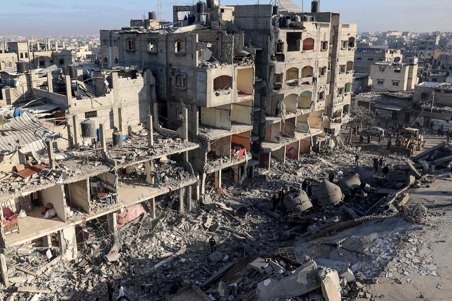 TOPSHOT - A general view shows destroyed building and the rubble of the al-Faruq mosque on February 22, 2024, following an overnight Israeli air strike in Rafah refugee camp in the southern Gaza Strip, amid continuing battles between Israel and the Palestinian militant group Hamas. (Photo by SAID KHATIB / AFP)
