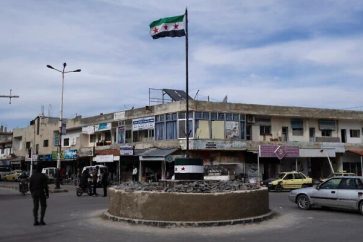 Flag of the new administration in Syria in the town of Quneitra (January 2025).